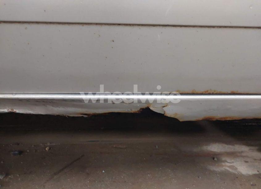 Photo 6 of 2002 Lincoln Continental (VIN 1LNHM97V62Y621823)