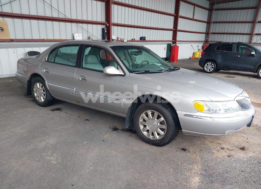2002 Lincoln Continental (VIN 1LNHM97V62Y696067) main photo