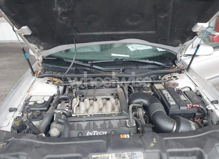 Photo 10 of 2002 Lincoln Continental (VIN 1LNHM97V62Y696067)