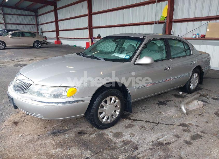 Photo 2 of 2002 Lincoln Continental (VIN 1LNHM97V62Y696067)