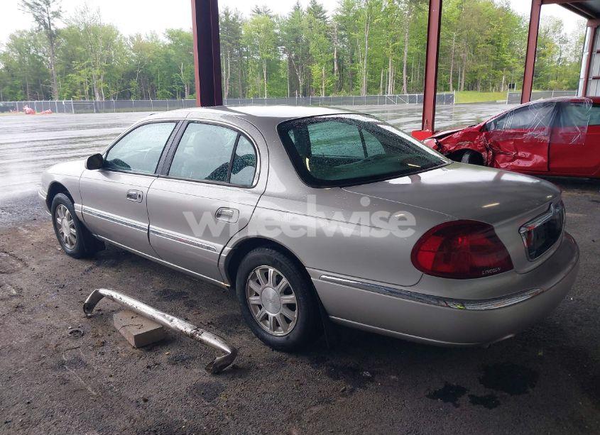 Photo 3 of 2002 Lincoln Continental (VIN 1LNHM97V62Y696067)
