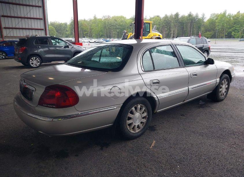 Photo 4 of 2002 Lincoln Continental (VIN 1LNHM97V62Y696067)