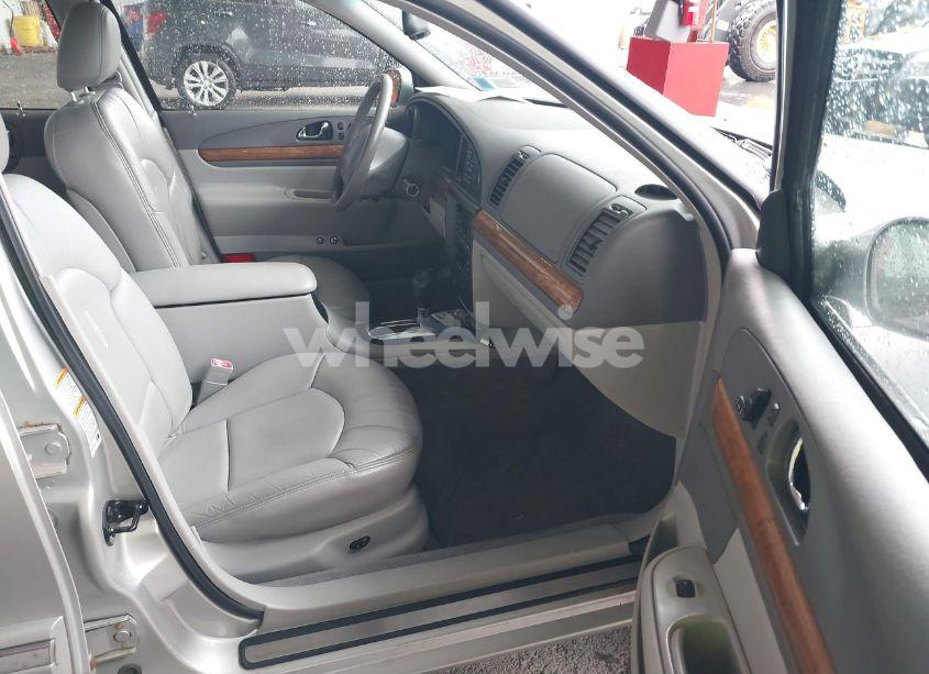 Photo 5 of 2002 Lincoln Continental (VIN 1LNHM97V62Y696067)