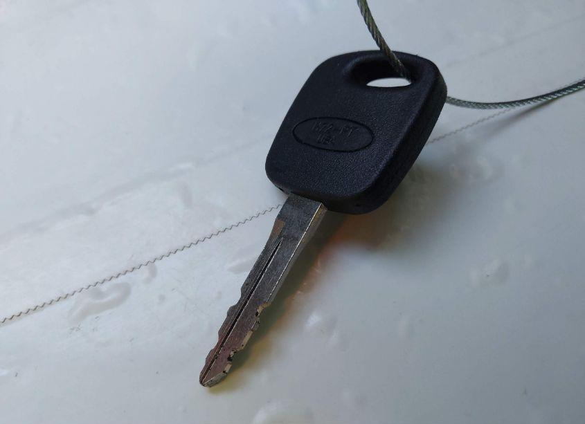 Photo 10 of 2000 Lincoln Continental (VIN 1LNHM97V6YY920107)