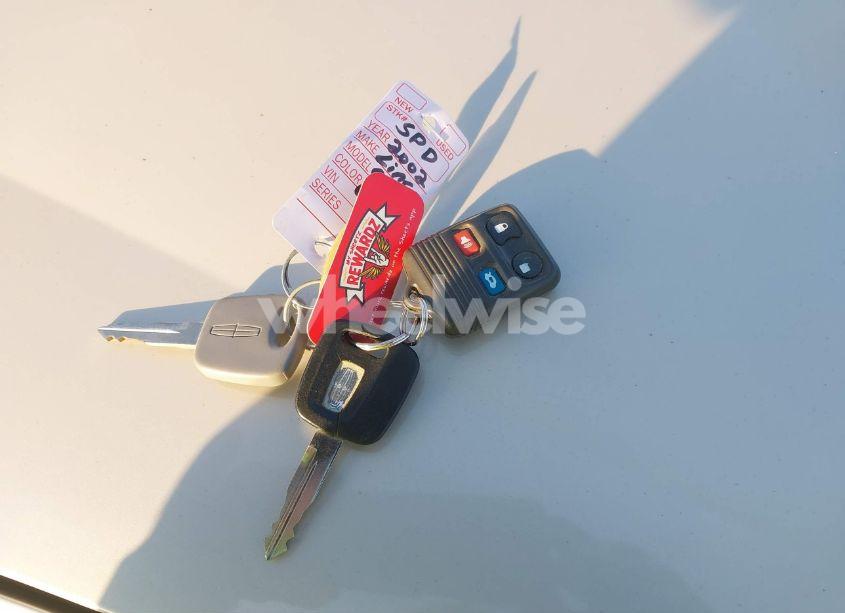 Photo 11 of 2002 Lincoln Continental (VIN 1LNHM97V72Y617201)