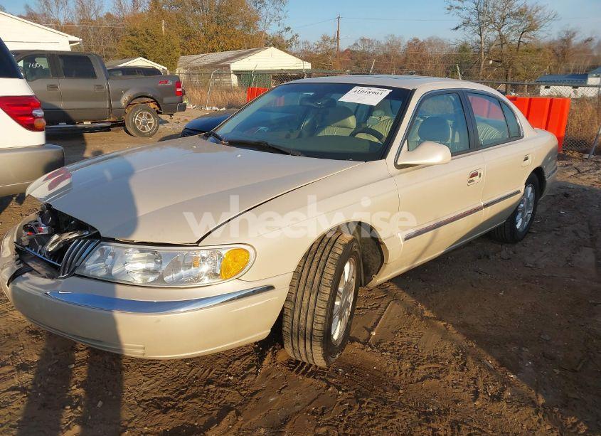 Photo 2 of 2002 Lincoln Continental (VIN 1LNHM97V72Y617201)