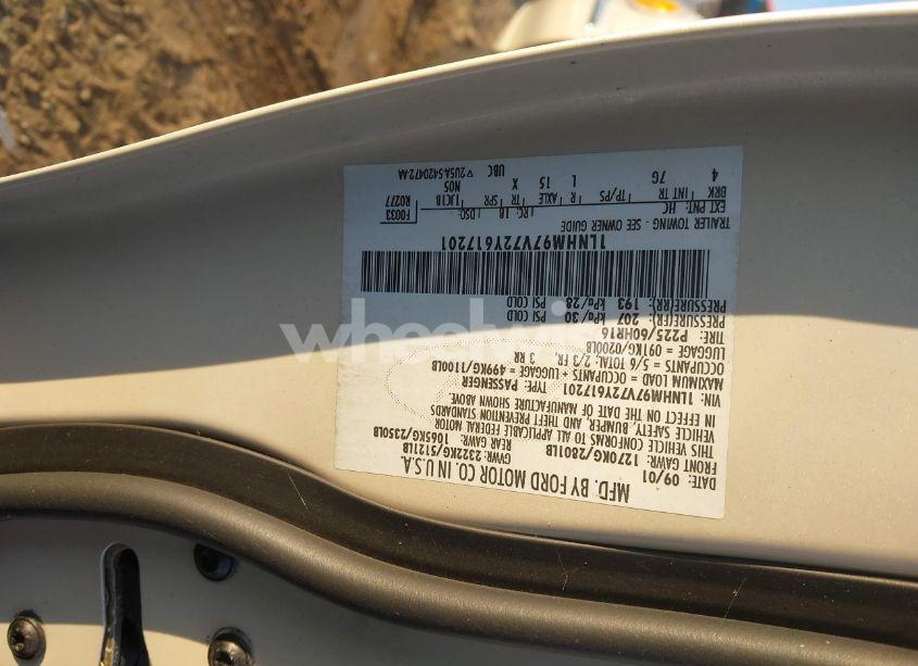 Photo 9 of 2002 Lincoln Continental (VIN 1LNHM97V72Y617201)