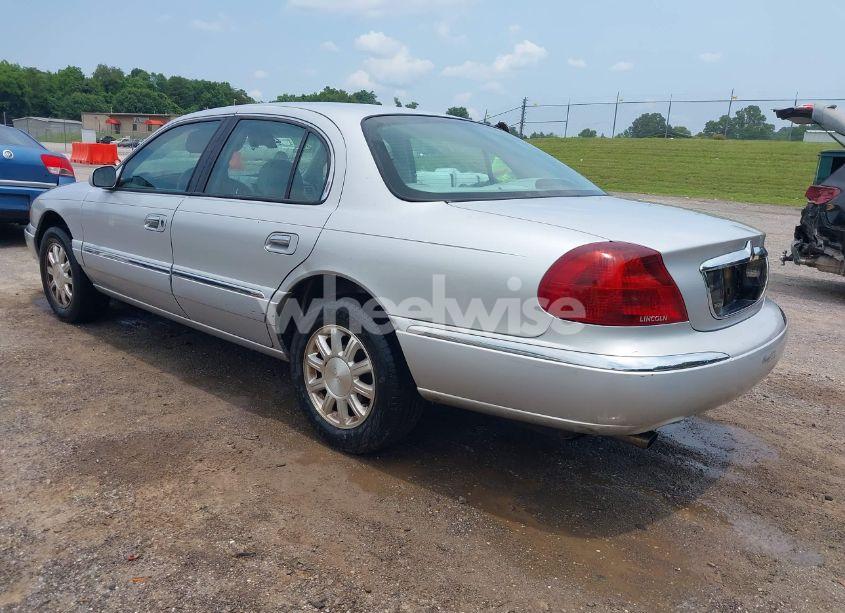 Photo 3 of 1999 Lincoln Continental (VIN 1LNHM97V7XY607937)