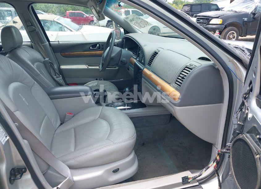 Photo 5 of 1999 Lincoln Continental (VIN 1LNHM97V7XY607937)