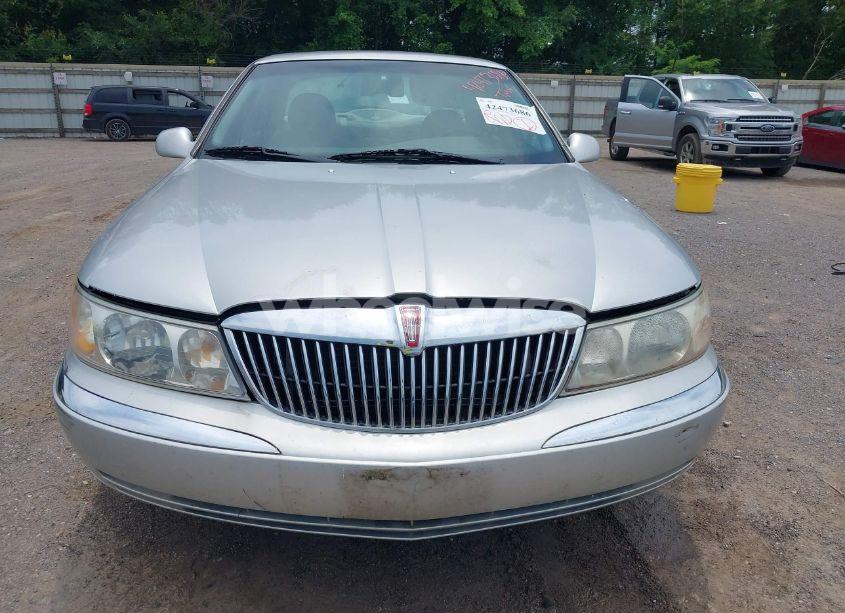 Photo 6 of 1999 Lincoln Continental (VIN 1LNHM97V7XY607937)