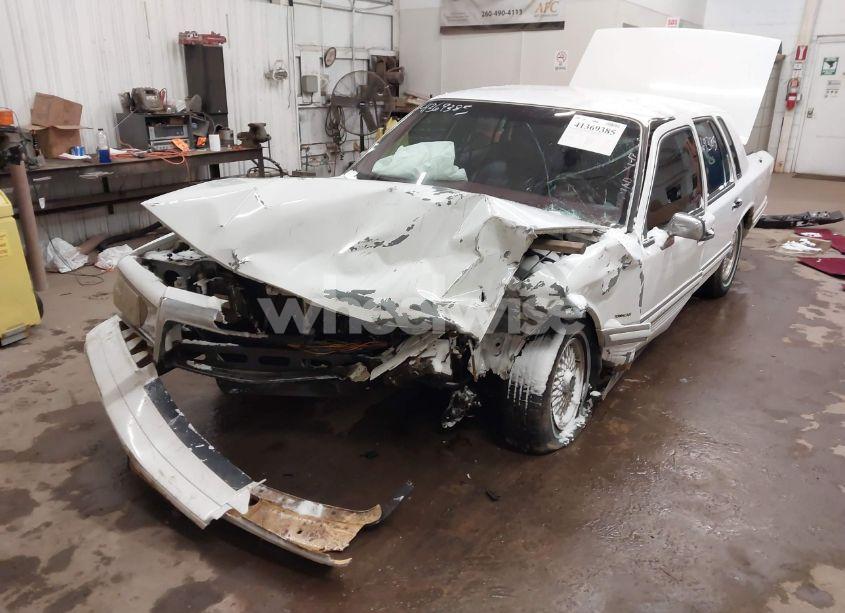 Photo 2 of 1993 Lincoln Town CAR EXECUTIVE (VIN 1LNLM81W0PY648996)