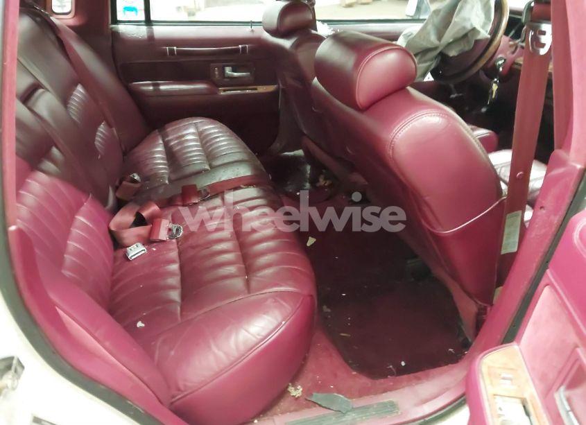 Photo 8 of 1993 Lincoln Town CAR EXECUTIVE (VIN 1LNLM81W0PY648996)