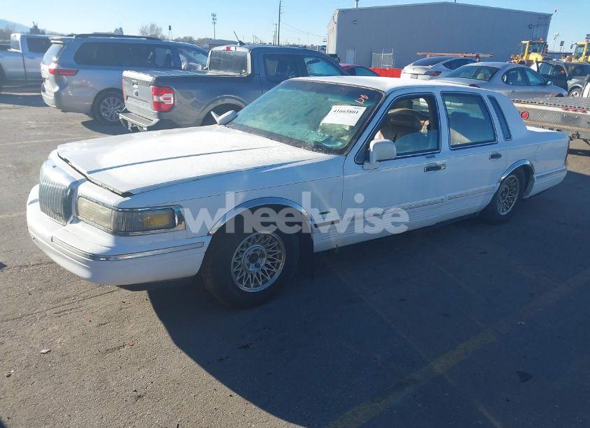 Photo 2 of 1995 Lincoln Town CAR EXECUTIVE (VIN 1LNLM81W0SY729991)