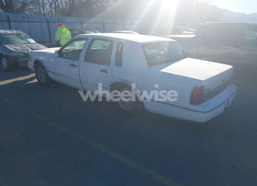 Photo 3 of 1995 Lincoln Town CAR EXECUTIVE (VIN 1LNLM81W0SY729991)