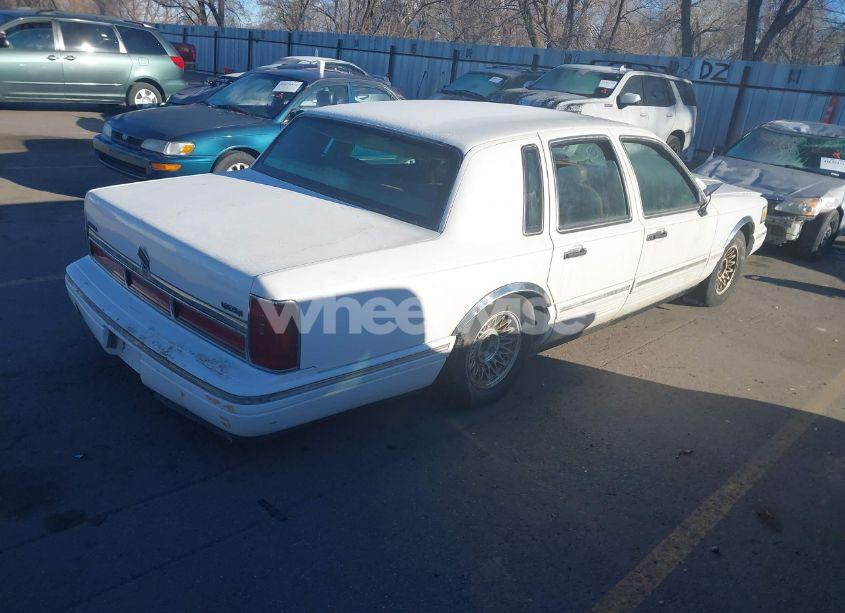 Photo 4 of 1995 Lincoln Town CAR EXECUTIVE (VIN 1LNLM81W0SY729991)