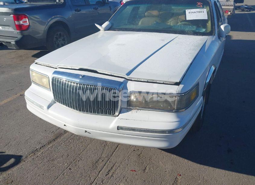 Photo 6 of 1995 Lincoln Town CAR EXECUTIVE (VIN 1LNLM81W0SY729991)