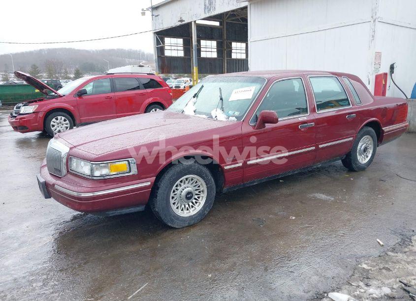 Photo 2 of 1997 Lincoln Town CAR EXECUTIVE (VIN 1LNLM81W0VY728912)