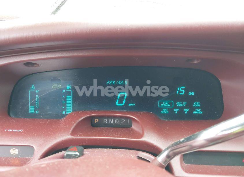 Photo 7 of 1997 Lincoln Town CAR EXECUTIVE (VIN 1LNLM81W0VY728912)