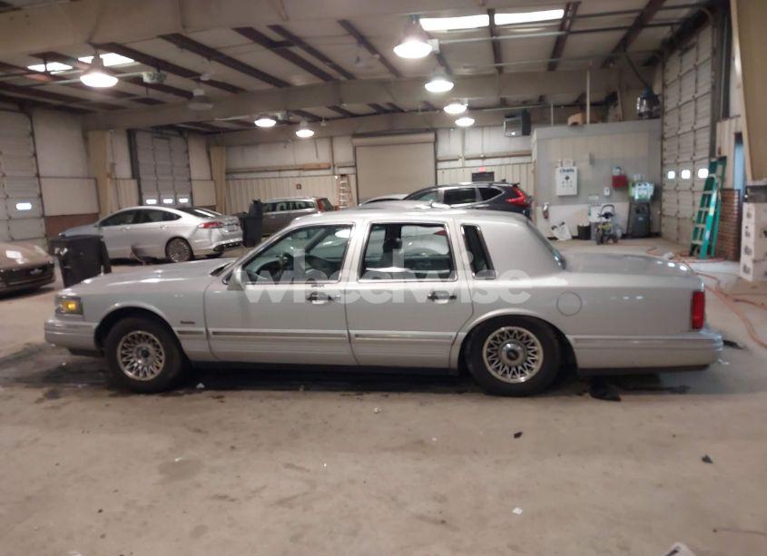 Photo 14 of 1997 Lincoln Town CAR EXECUTIVE (VIN 1LNLM81W0VY733723)