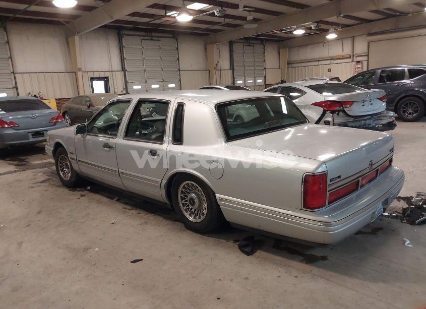 Photo 3 of 1997 Lincoln Town CAR EXECUTIVE (VIN 1LNLM81W0VY733723)