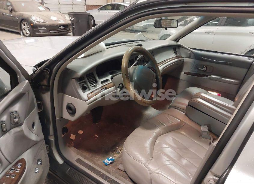 Photo 5 of 1997 Lincoln Town CAR EXECUTIVE (VIN 1LNLM81W0VY733723)