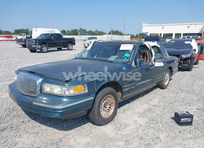 Photo 2 of 1996 Lincoln Town CAR EXECUTIVE (VIN 1LNLM81W1TY728107)