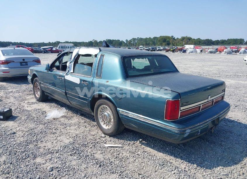Photo 3 of 1996 Lincoln Town CAR EXECUTIVE (VIN 1LNLM81W1TY728107)