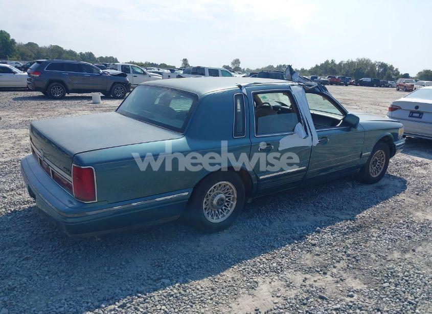 Photo 4 of 1996 Lincoln Town CAR EXECUTIVE (VIN 1LNLM81W1TY728107)
