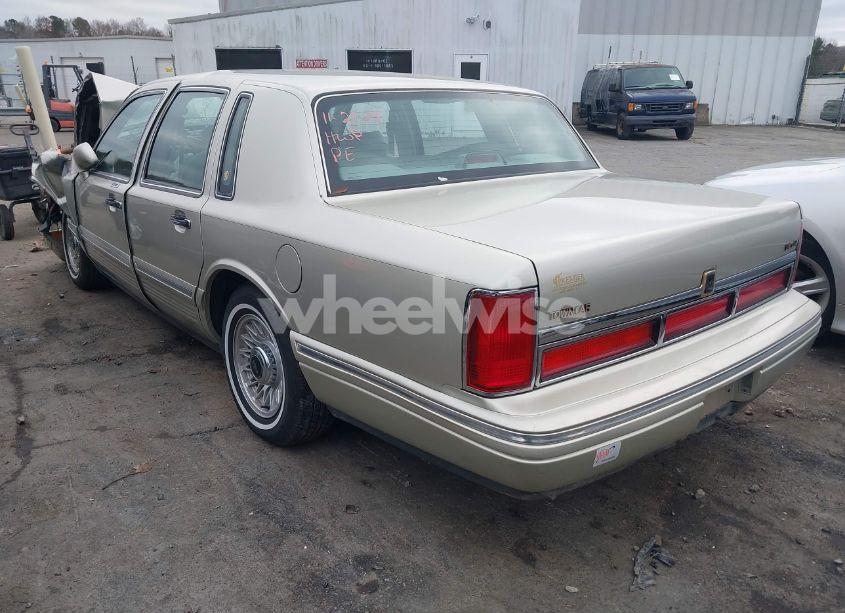 Photo 3 of 1997 Lincoln Town CAR EXECUTIVE (VIN 1LNLM81W1VY735903)