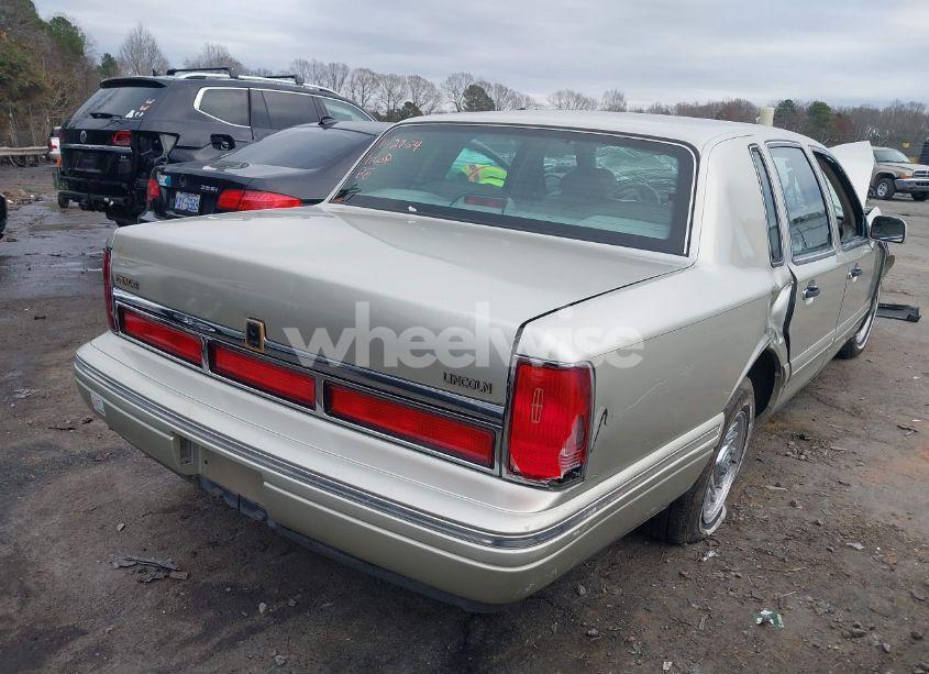 Photo 4 of 1997 Lincoln Town CAR EXECUTIVE (VIN 1LNLM81W1VY735903)