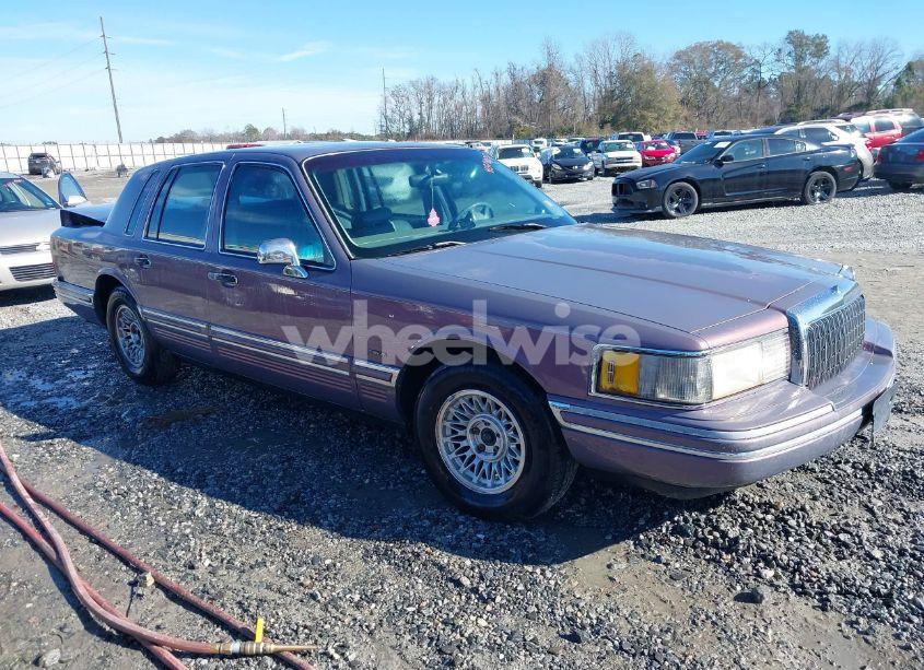 1994 Lincoln Town CAR EXECUTIVE (VIN 1LNLM81W2RY667617) main photo