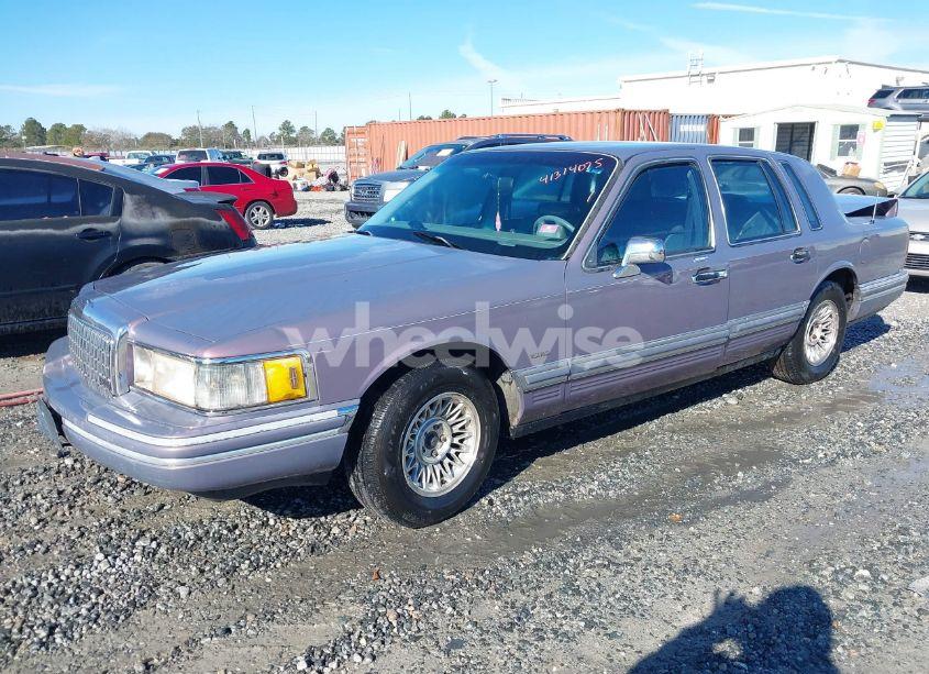 Photo 2 of 1994 Lincoln Town CAR EXECUTIVE (VIN 1LNLM81W2RY667617)