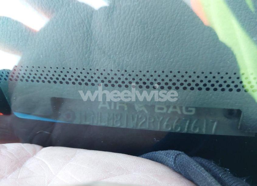 Photo 9 of 1994 Lincoln Town CAR EXECUTIVE (VIN 1LNLM81W2RY667617)