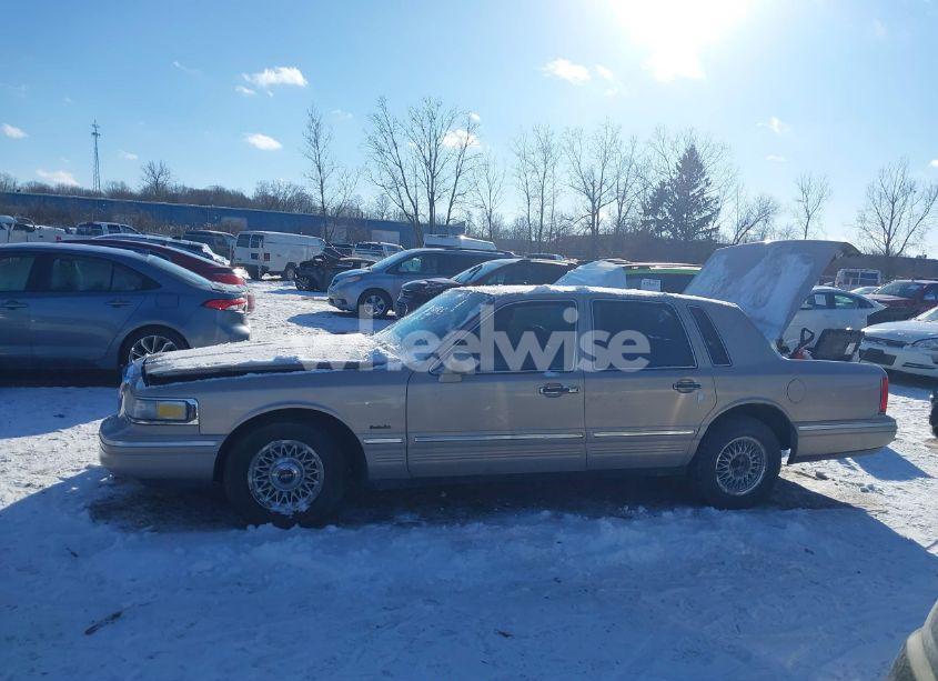 Photo 14 of 1997 Lincoln Town CAR EXECUTIVE (VIN 1LNLM81W3VY698837)