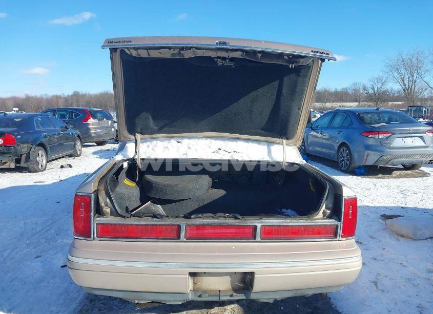 Photo 16 of 1997 Lincoln Town CAR EXECUTIVE (VIN 1LNLM81W3VY698837)