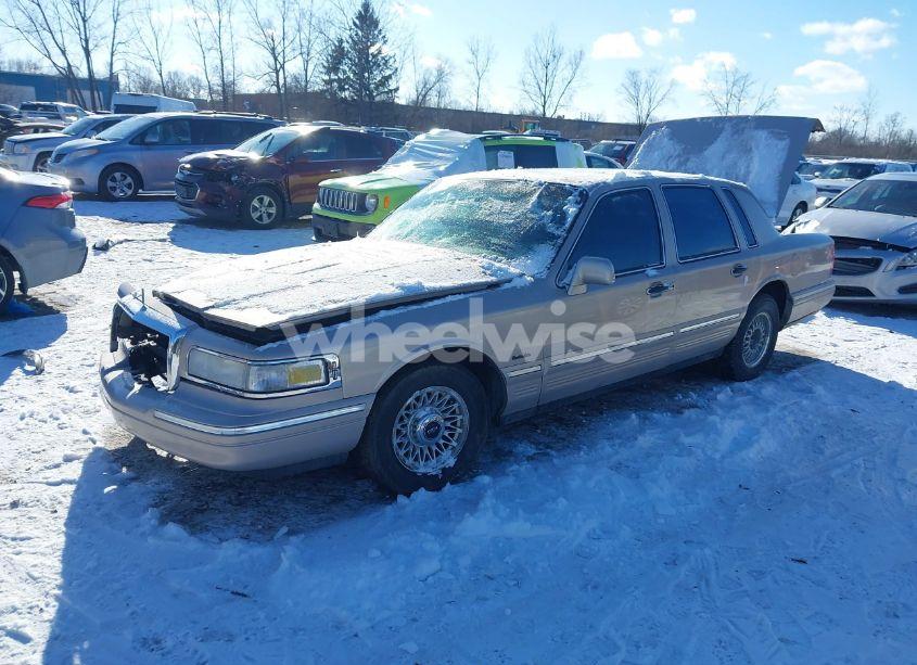 Photo 2 of 1997 Lincoln Town CAR EXECUTIVE (VIN 1LNLM81W3VY698837)