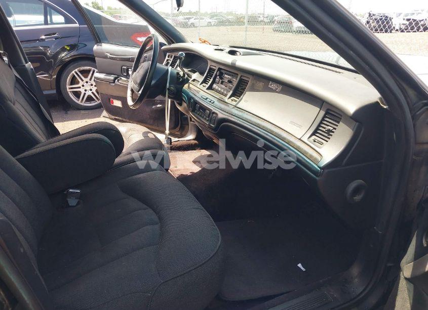 Photo 5 of 1997 Lincoln Town CAR EXECUTIVE (VIN 1LNLM81W4VY639019)