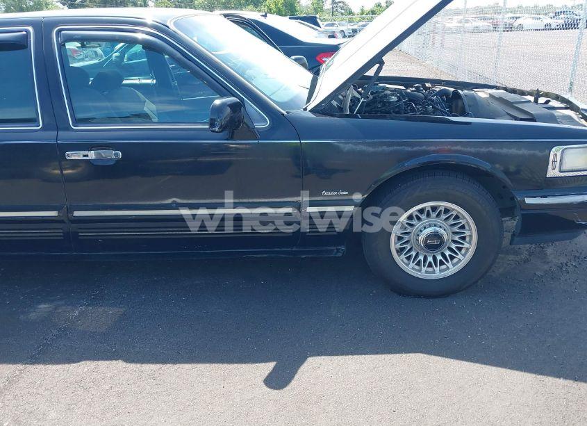 Photo 6 of 1997 Lincoln Town CAR EXECUTIVE (VIN 1LNLM81W4VY639019)