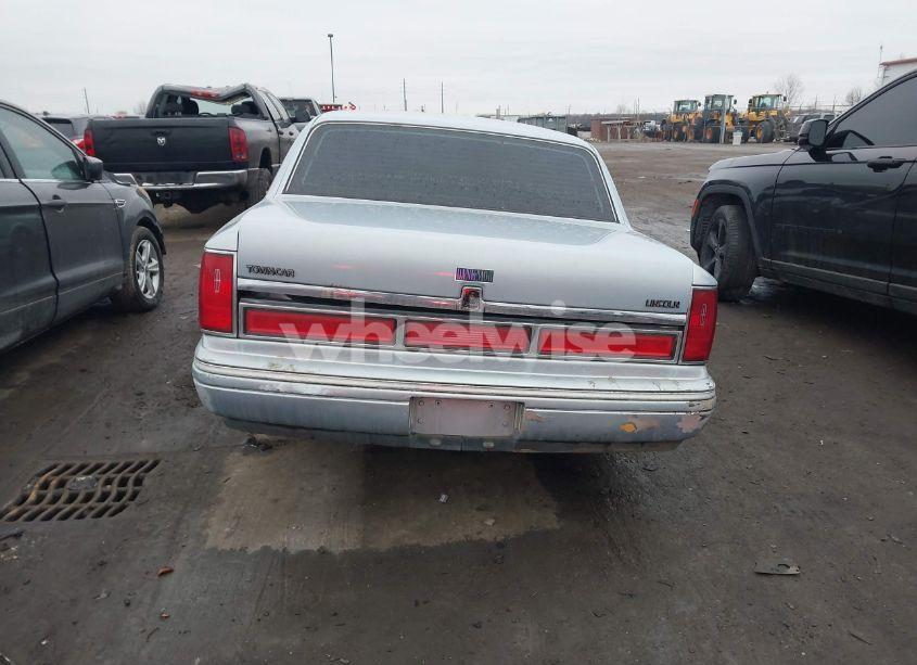 Photo 16 of 1997 Lincoln Town CAR EXECUTIVE (VIN 1LNLM81W6VY748047)