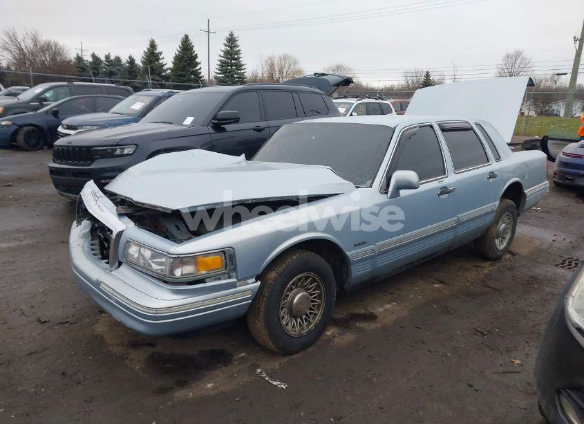 Photo 2 of 1997 Lincoln Town CAR EXECUTIVE (VIN 1LNLM81W6VY748047)