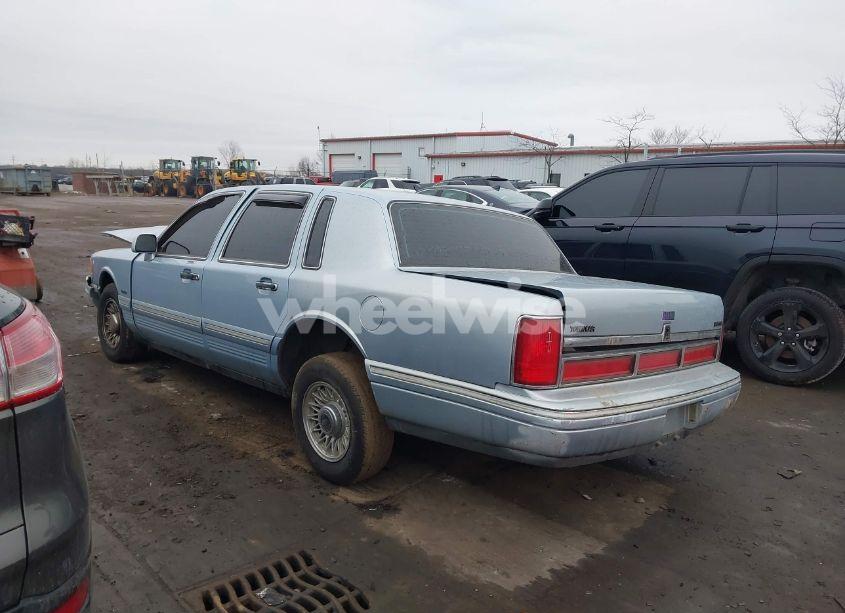 Photo 3 of 1997 Lincoln Town CAR EXECUTIVE (VIN 1LNLM81W6VY748047)