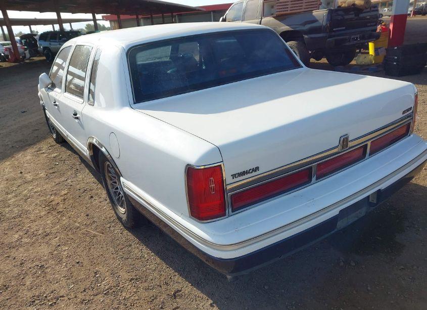 Photo 3 of 1995 Lincoln Town CAR EXECUTIVE (VIN 1LNLM81W7SY743810)