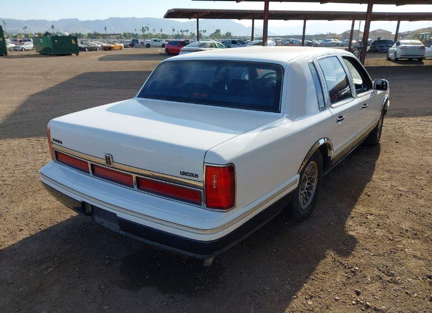 Photo 4 of 1995 Lincoln Town CAR EXECUTIVE (VIN 1LNLM81W7SY743810)