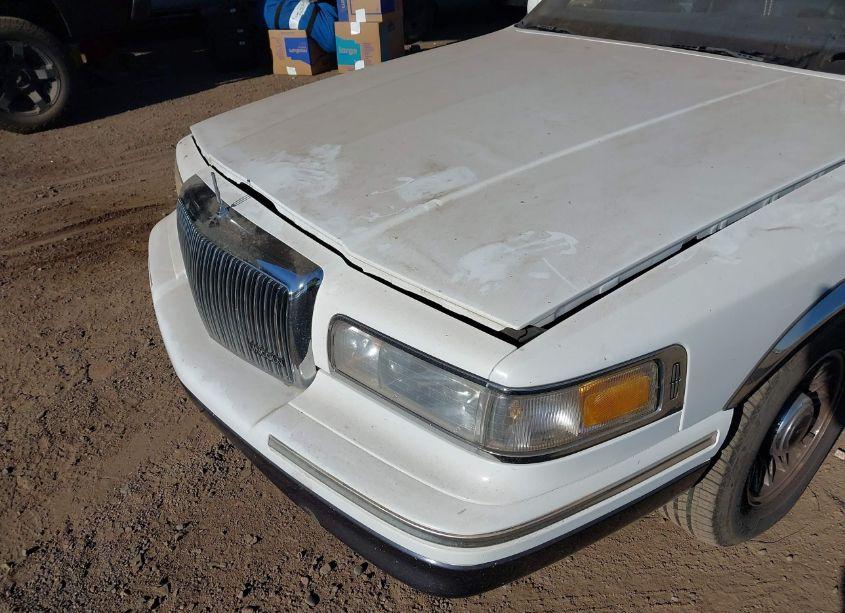 Photo 6 of 1995 Lincoln Town CAR EXECUTIVE (VIN 1LNLM81W7SY743810)