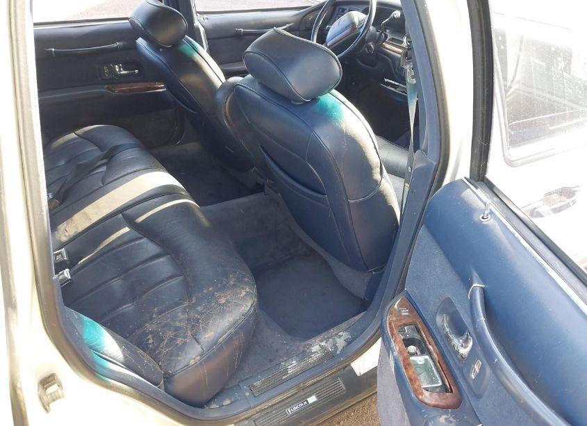 Photo 8 of 1995 Lincoln Town CAR EXECUTIVE (VIN 1LNLM81W7SY743810)