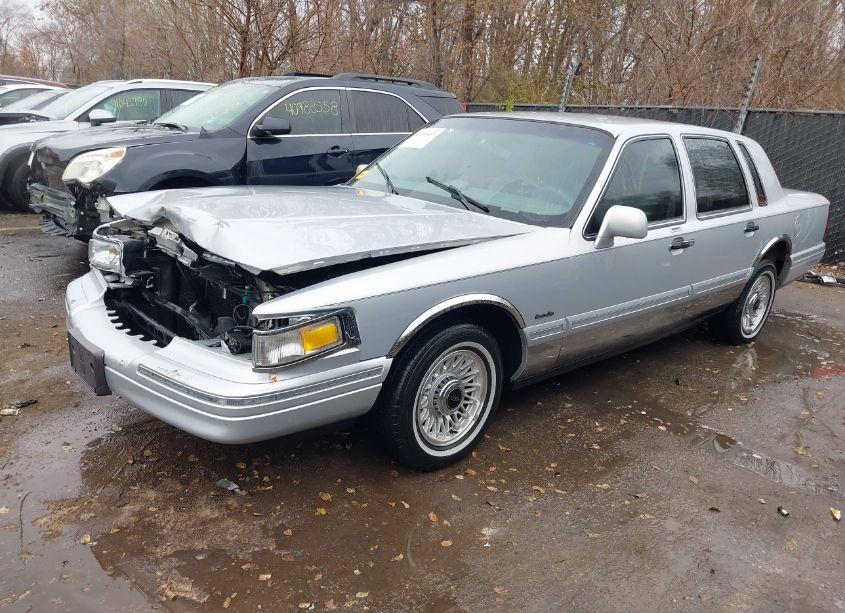 Photo 2 of 1997 Lincoln Town CAR EXECUTIVE (VIN 1LNLM81W7VY745870)