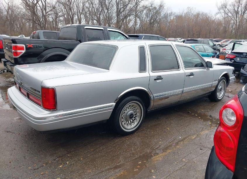 Photo 4 of 1997 Lincoln Town CAR EXECUTIVE (VIN 1LNLM81W7VY745870)