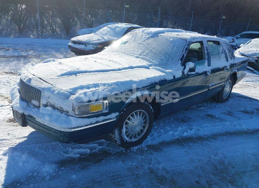 Photo 2 of 1997 Lincoln Town CAR EXECUTIVE (VIN 1LNLM81W9VY672582)