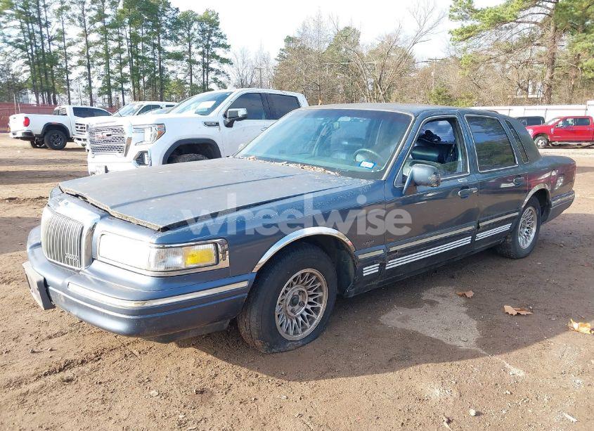Photo 2 of 1996 Lincoln Town CAR EXECUTIVE (VIN 1LNLM81WXTY655545)