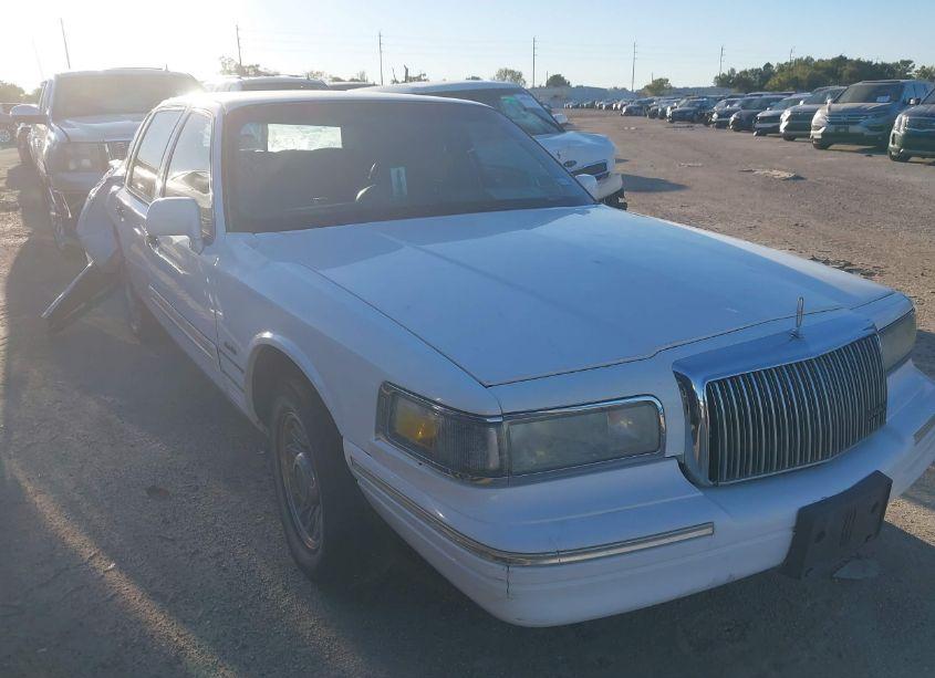 1997 Lincoln Town CAR EXECUTIVE (VIN 1LNLM81WXVY759293) main photo